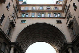 Federica - The Courtyard Hunter
