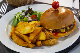Comfort Hotel Aeroport Lyon St Exupery