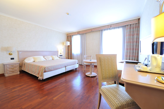 Hotel Roxy Plaza - photo 1